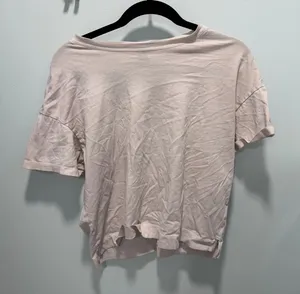 Old Navy Boxy Crop T-Shirt Size L Light Pink Short Sleeve 100% Cotton Tee thumbnail 1