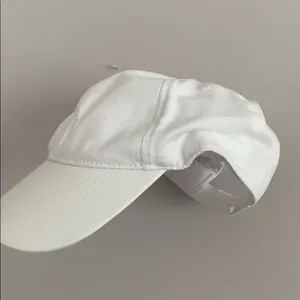 White cap thumbnail 3