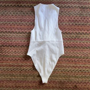 WHITE BASIC RIBBED V NECK TWIST FRONT BODYSUIT ONE PIECE thumbnail 5
