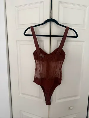 NWT Danielle Bernstein Warm Brown Lace Sheer Structured Bodysuit Top Size 2 thumbnail 8