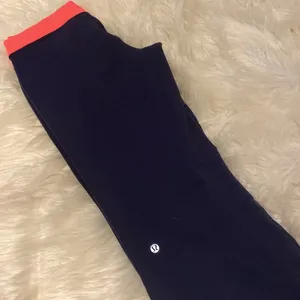 LULULEMON Yoga Pants Women’s Size 10 LULULEMON Wide Leg Stretch Workout Pants thumbnail 5