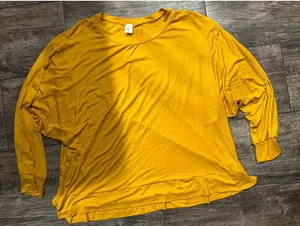 Like love women’s size medium closet staple piece thumbnail 1