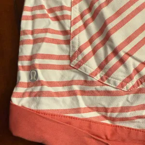 Lululemon Play All Day‎ Cuffed Shorts thumbnail 4