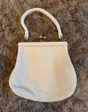 Vintage 1950s Lumured Corde Bead White Handbag Kiss Lock Beaded Evening Purse thumbnail 1