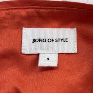 Song of Style x Revolve Women's Orange Sequin Halter Open Back Midi Dress Small thumbnail 3