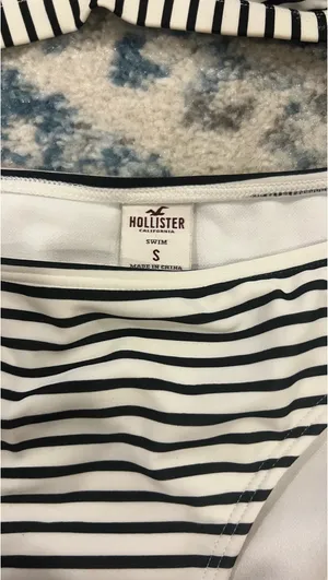 Hollister striped bikini set thumbnail 3