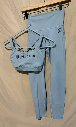 Lululemon/peloton workout set thumbnail 1