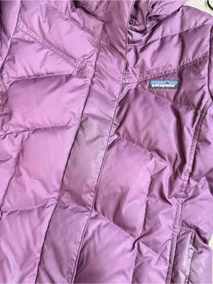 Patagonia Women’s Down With It Jacket Hooded in Deep Plum XS thumbnail 9