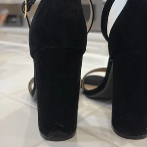 Steve Madden Carrson Block heels Black Suede thumbnail 4