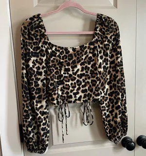 Forever 21 Cheetah Print top thumbnail 2