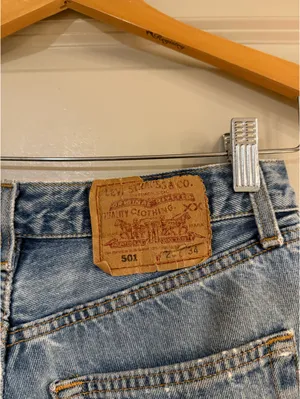 Levi’s Denim 501 Shorts Distressed Women’s 29" thumbnail 3