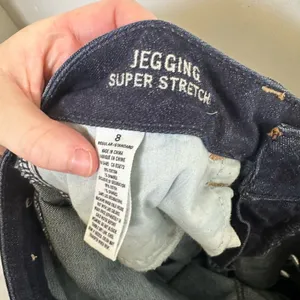 American Eagle Women’s 8 Super Stretch Distressed Jeans thumbnail 5
