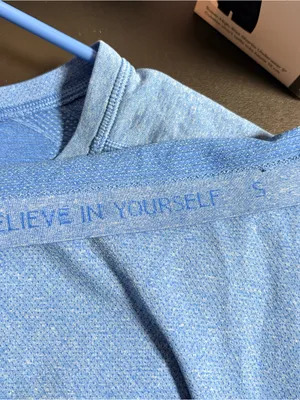 Lululemon blue swiftly. Sz Small. Excellent condition thumbnail 6