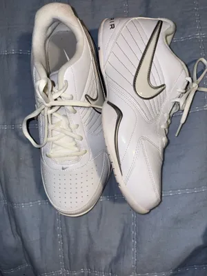 Nike Air Baseline Low Women’s Size 9 White Silver Athletic Sneakers Basketball Training Shoes thumbnail 4