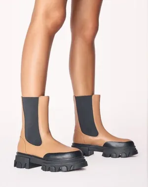 Women’s Billini Yuna Desert Platform Slip-On Combat Boots Size 8 thumbnail 1