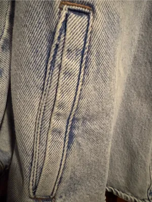 ZARA Oversized Light Wash Denim Jacket XS thumbnail 5