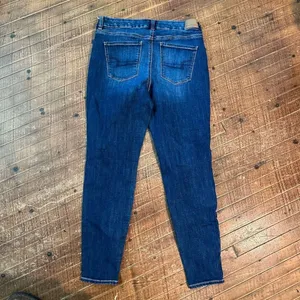 American Eagle curvy hi-rise size 8 distressed jeggings thumbnail 3