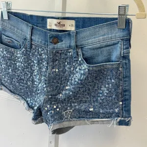 Hollister Sequin Front Raw Hem Denim Shorts Medium Wash Blue W26 Festival Boho thumbnail 3