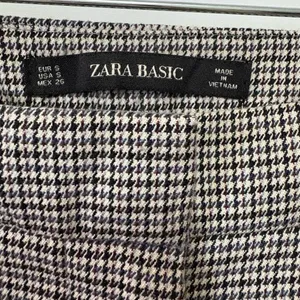 Zara Basic Houndstooth Black White Pants Ruffle Pockets Size‎ Small thumbnail 5
