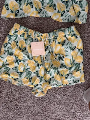 Kittenish Yellow and Green Lemon Print Set thumbnail 3