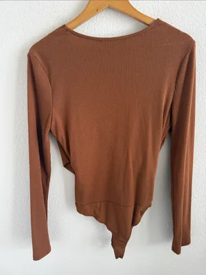 ASTR Ribbed Twist-Front Brown Bodysuit Women's Large thumbnail 2