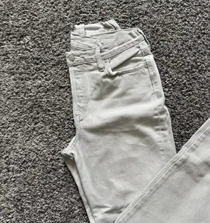 Agolde Criss Cross Light Gray Cropped Frayed Hem Jeans thumbnail 11