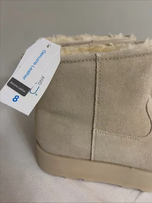 Time And Tru Women’s New! Beige Suede Platform Cozy Winter Boots Size 8 thumbnail 2