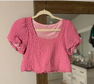 Pink cropped puff sleeve top Size M thumbnail 1