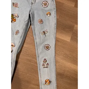 Cottagecore Mushroom Embroidered Light‎ Wash High Rise Straight Leg Jeans Womens thumbnail 2