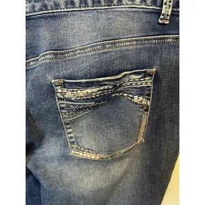 Maurices Distressed Denim Capri Jeans 15/16 Stretch Raw Hem Plus Size Blue thumbnail 12