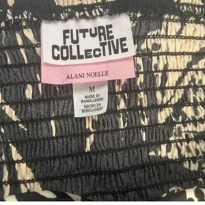 NWT Future Collective X Alani Noelle Botanical Halter Tie-Front Crop Top Sz M thumbnail 6