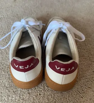 VEJA Sneakers thumbnail 4