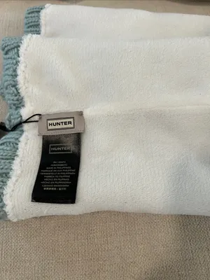 Hunter cable-knit Neck Warmer, light blue, logo in front. NEW with tags thumbnail 4