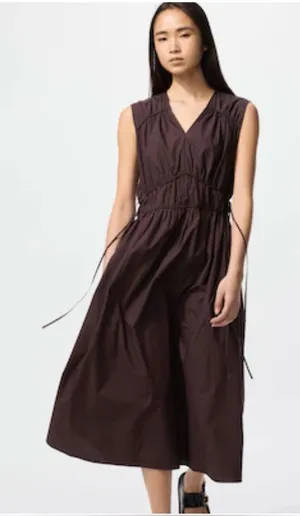 Uniqlo Sleeveless V-Neck Maxi Dress in Plum Brown thumbnail 1