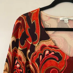 Chico's Red Paisley V-neck Sweater Boho Lightweight Preppy Women size 1 / Medium thumbnail 4