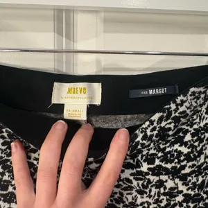 Maeve by Anthropologie Margot Kick Flare Pants Black and White Floral Size Women’s XXS thumbnail 6