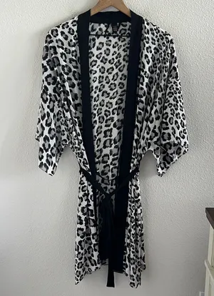 Victoria's Secret Kimono Robe Leopard Animal Print Neutral Black Trim M/L thumbnail 1
