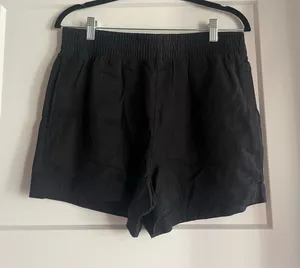 Old Navy Black Cloth Shorts thumbnail 1