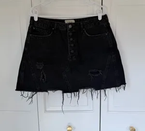 Free‎ People We The Free Black Distressed Denim Mini Skirt Size 31 thumbnail 1