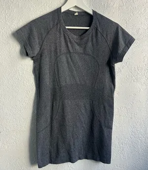 Lululemon Swiftly Gray Women's Athletic Top thumbnail 1