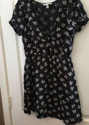 FINAL MARKDOWN LADIES’ American Eagle Outfitters Dress (S) thumbnail 1