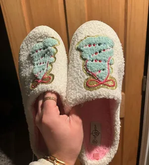 Slippers White Size 6 thumbnail 1