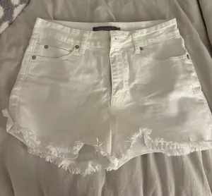 Just USA White Shorts thumbnail 1