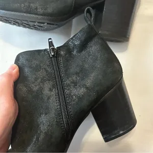 Sofft Ware Black Suede Ankle Heeled Boots Womens Size 9M Metallic Shimmer thumbnail 4