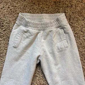 Offline by Aerie Grey Fleece Jogger Sweatpants Size Women’s XS thumbnail 3