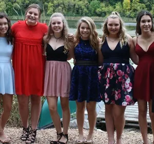 Homecoming dress thumbnail 8