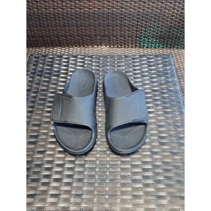 Oofos sandals womens size 9 Black thumbnail 2