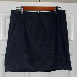 CAbi 629 Andy’s Skirt in Coal, NWT thumbnail 6