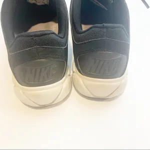 Nike Women’s 7.5 Black Free Quickfit Low‎ Top Running Shoe Sneaker thumbnail 4