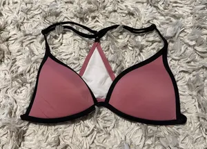 Pink bikini top thumbnail 1